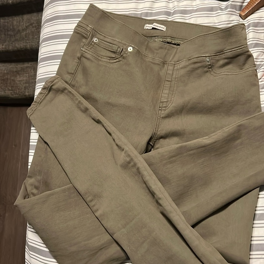 Skinny pants…8 long…never worn